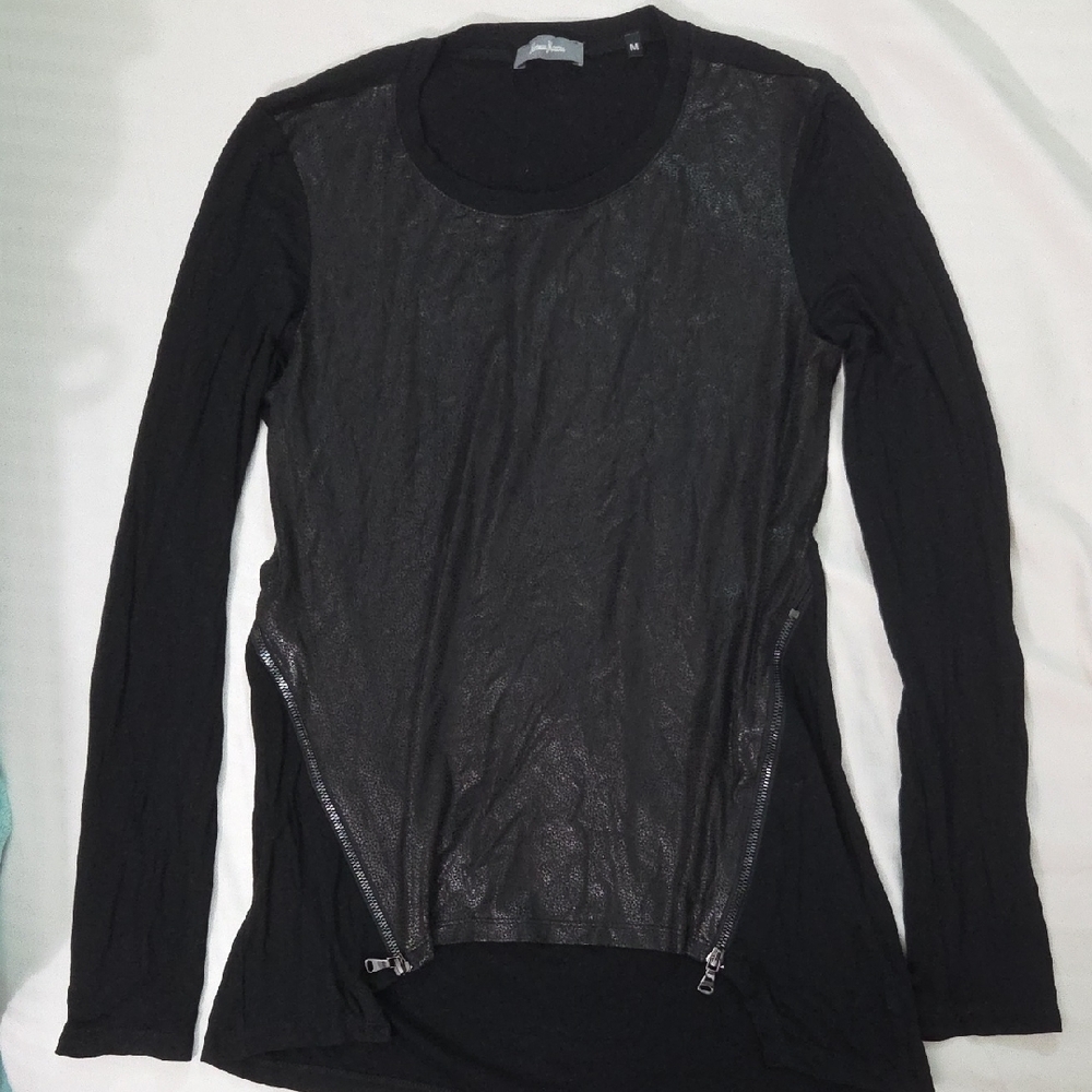 NEIMAN MARCUS, Black Long Sleeve Top with Zipper Details🧿